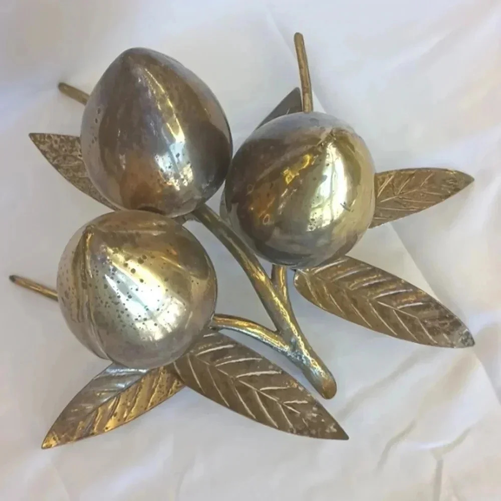 Vintage brass peaches Asian mythology - Picture 3 of 3
